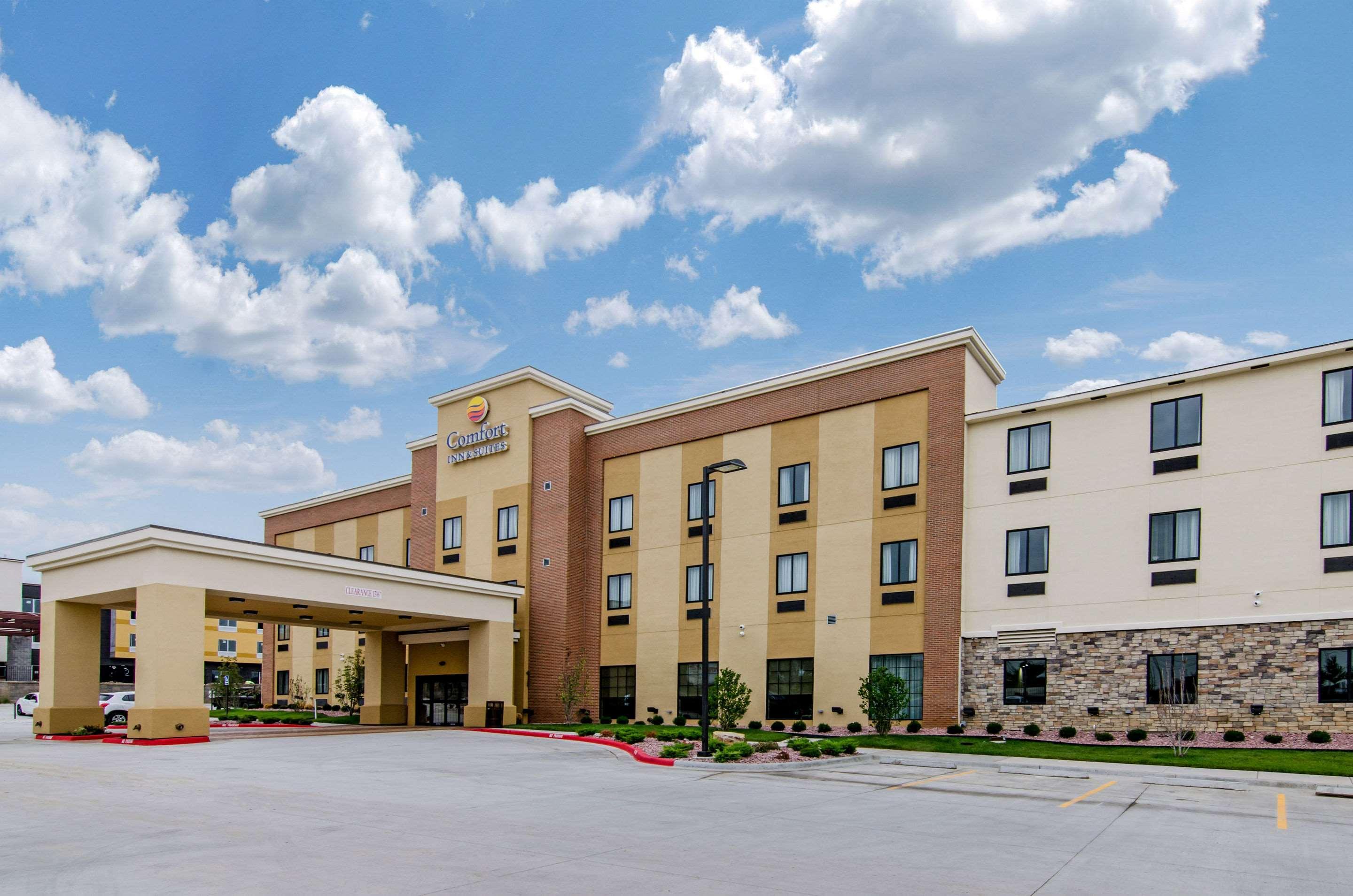 Comfort Inn & Suites Shawnee - Kansas City Exterior photo