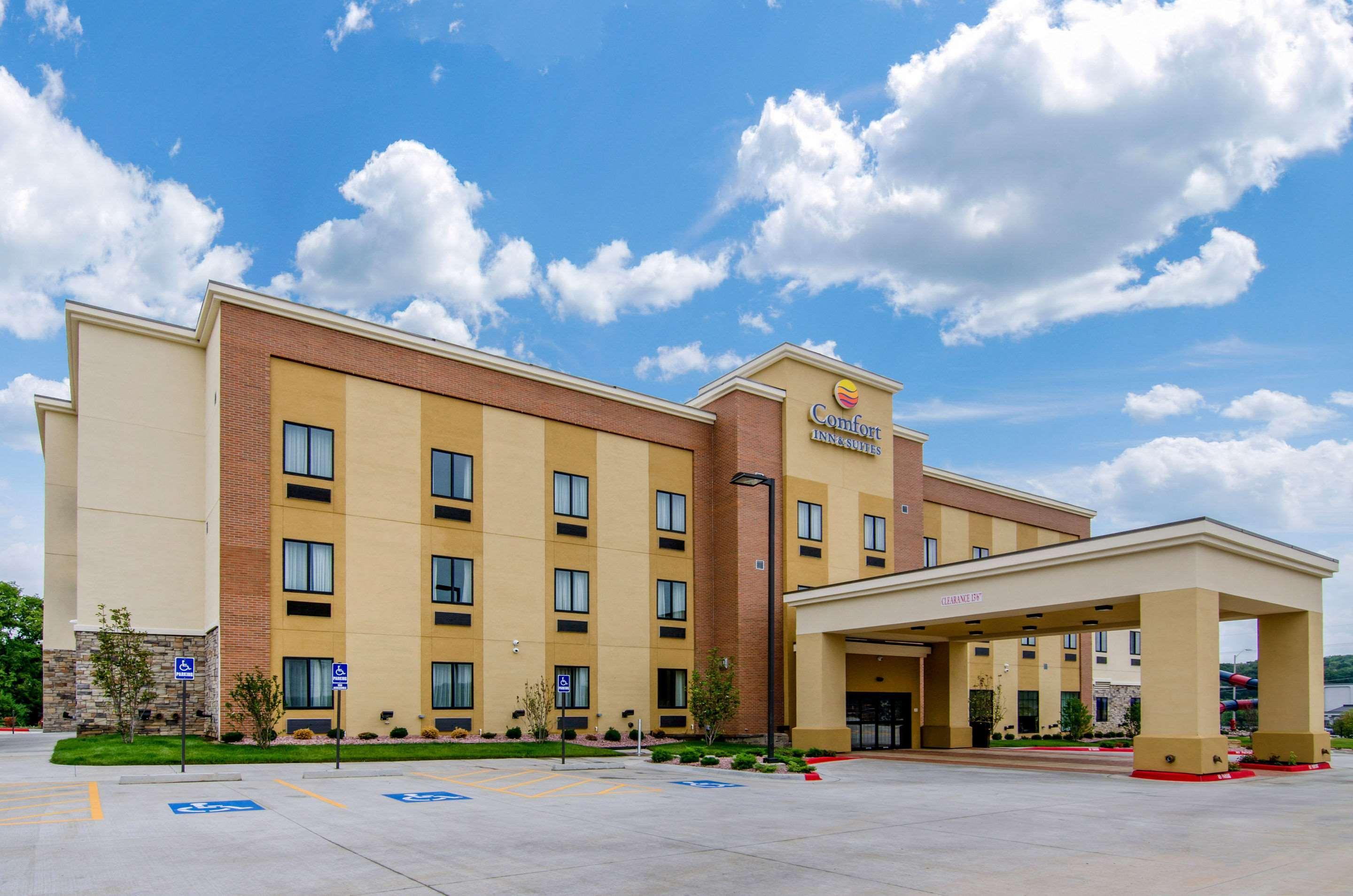 Comfort Inn & Suites Shawnee - Kansas City Exterior photo