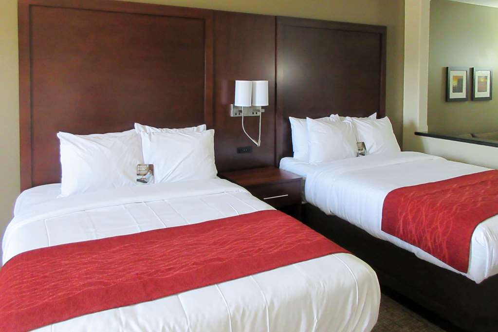 Comfort Inn & Suites Shawnee - Kansas City Room photo